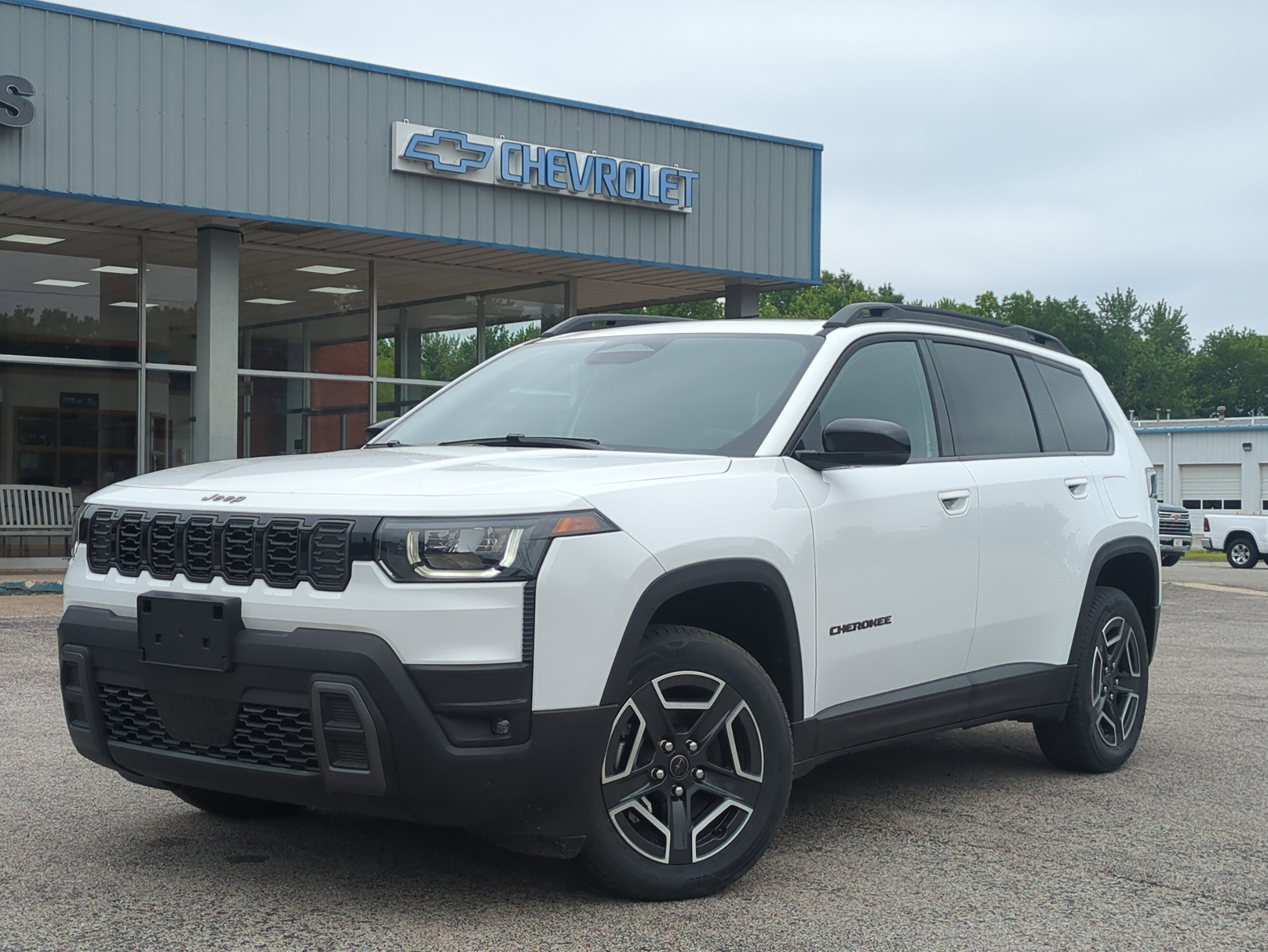 2026 Jeep Cherokee CHEROKEE LIMITED 4X4 in Bright White Clear-Coat Exterior Paint — front three-quarter view